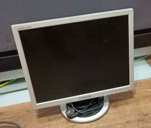 LCD монитор Samsung 920N бу
